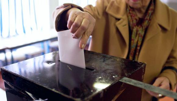 Portugueses votan entre el miedo al covid y a la abstención