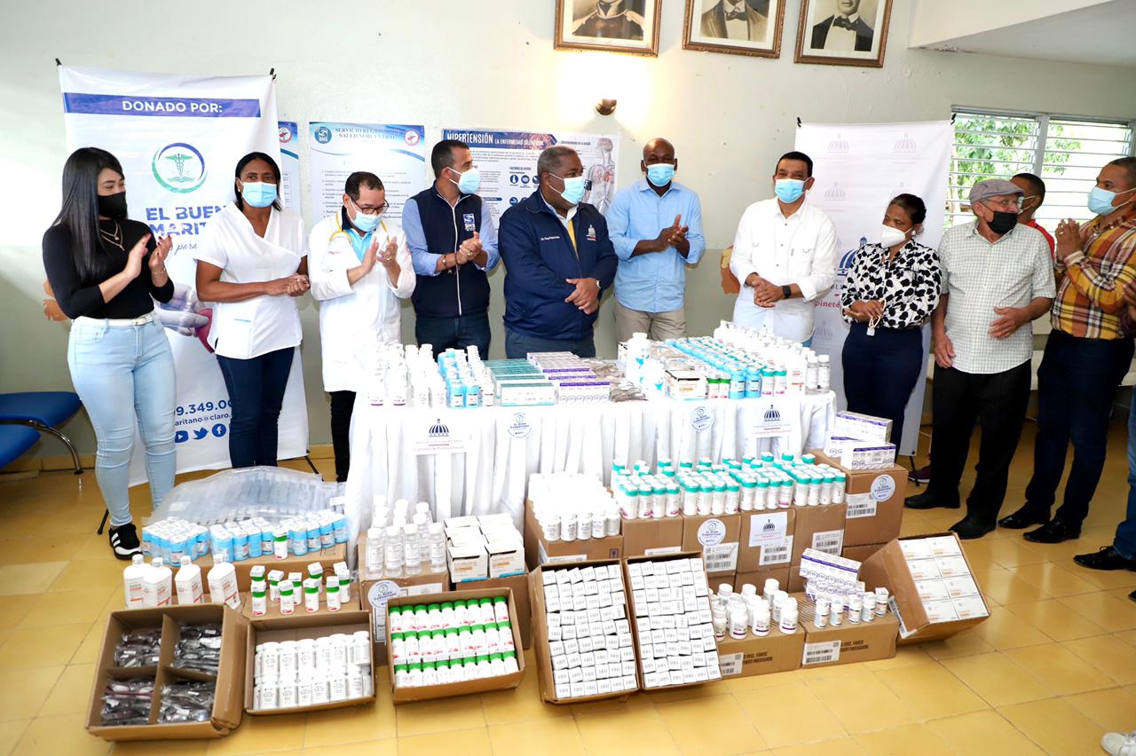 Gobierno entrega medicamentos hospitales de Santiago