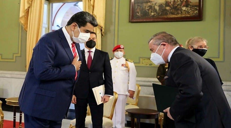 Maduro recibe credenciales de nuevos embajadores de Perú y Argelia