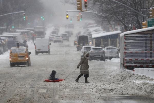 EEUU se congela bajo una tormenta helada que deja a millones sin electricidad