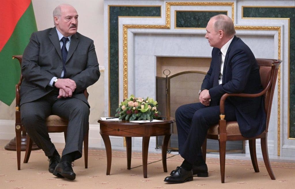 El presidente de Bielorrusia, Alexander Lukashenko, sostuvo hoy que solo cabe la posibilidad de una guerra si hay una agresión directa contra Bielorrusia o su estrecho aliado Rusia.