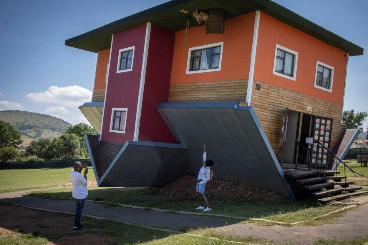 Q MUNDO: La casa al revés una gran experiencia