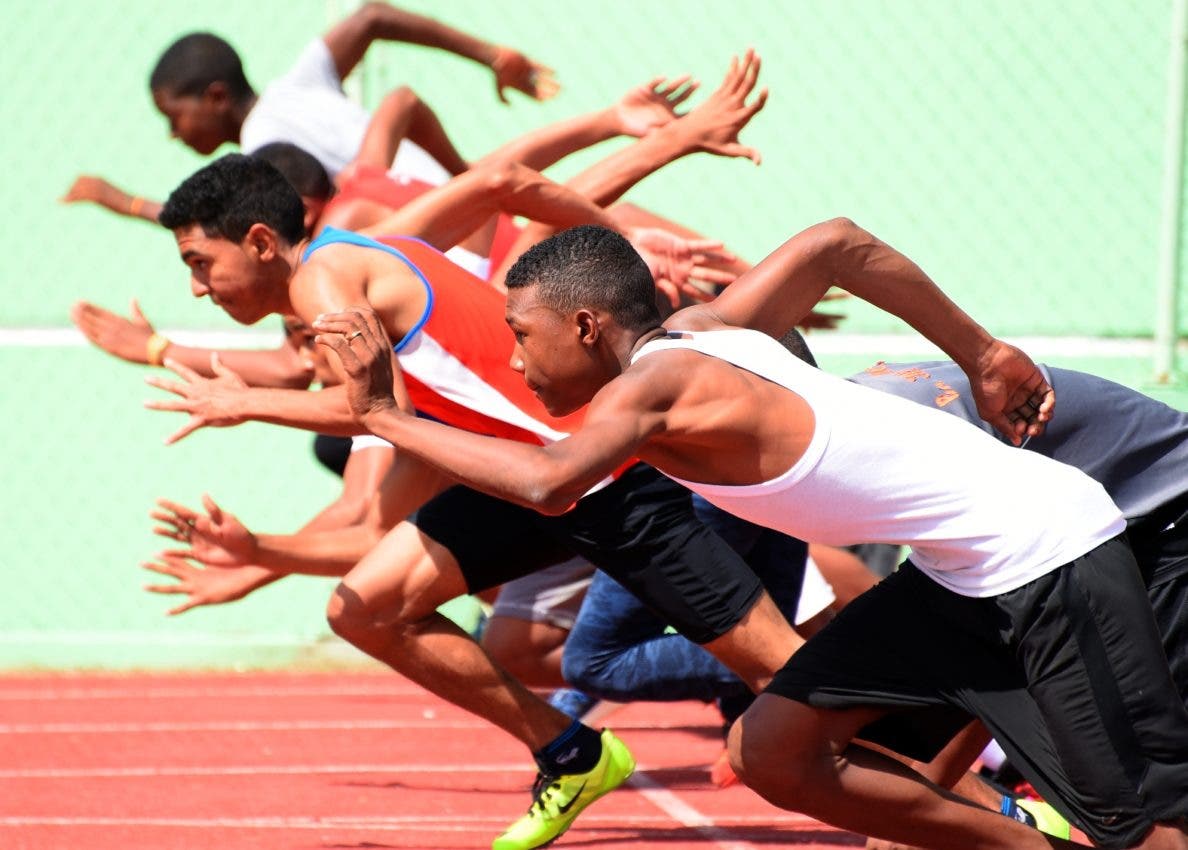 Ministerio Deportes debe inundar el  país de pistas de atletismo