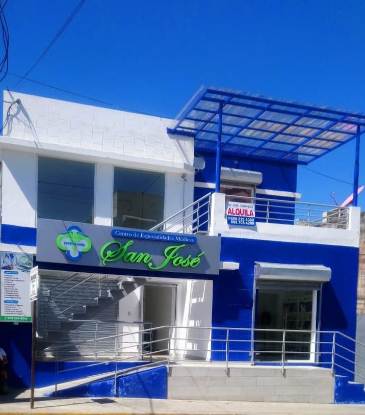 Inauguran nuevo centro de especialidades médicas en SC