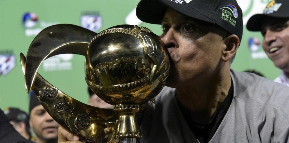 Daddy Yankee, Gil y yo venimos de la misma familia de béisbol desde que éramos niños en Santiago Iglesias", señaló Rivera.