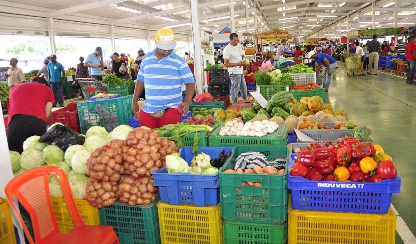 Comercio llama a enfrentar las alzas de precios
