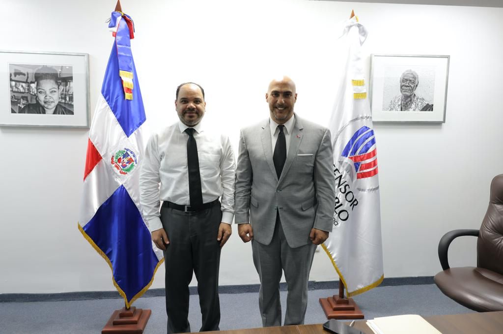 Sugiere incluir personal especializado para servir a discapacitados