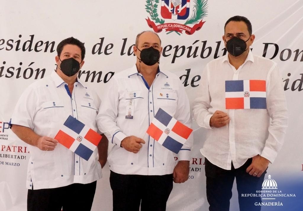 Dice aplicó 569,964 dosis vacunas enfermedades bovinas