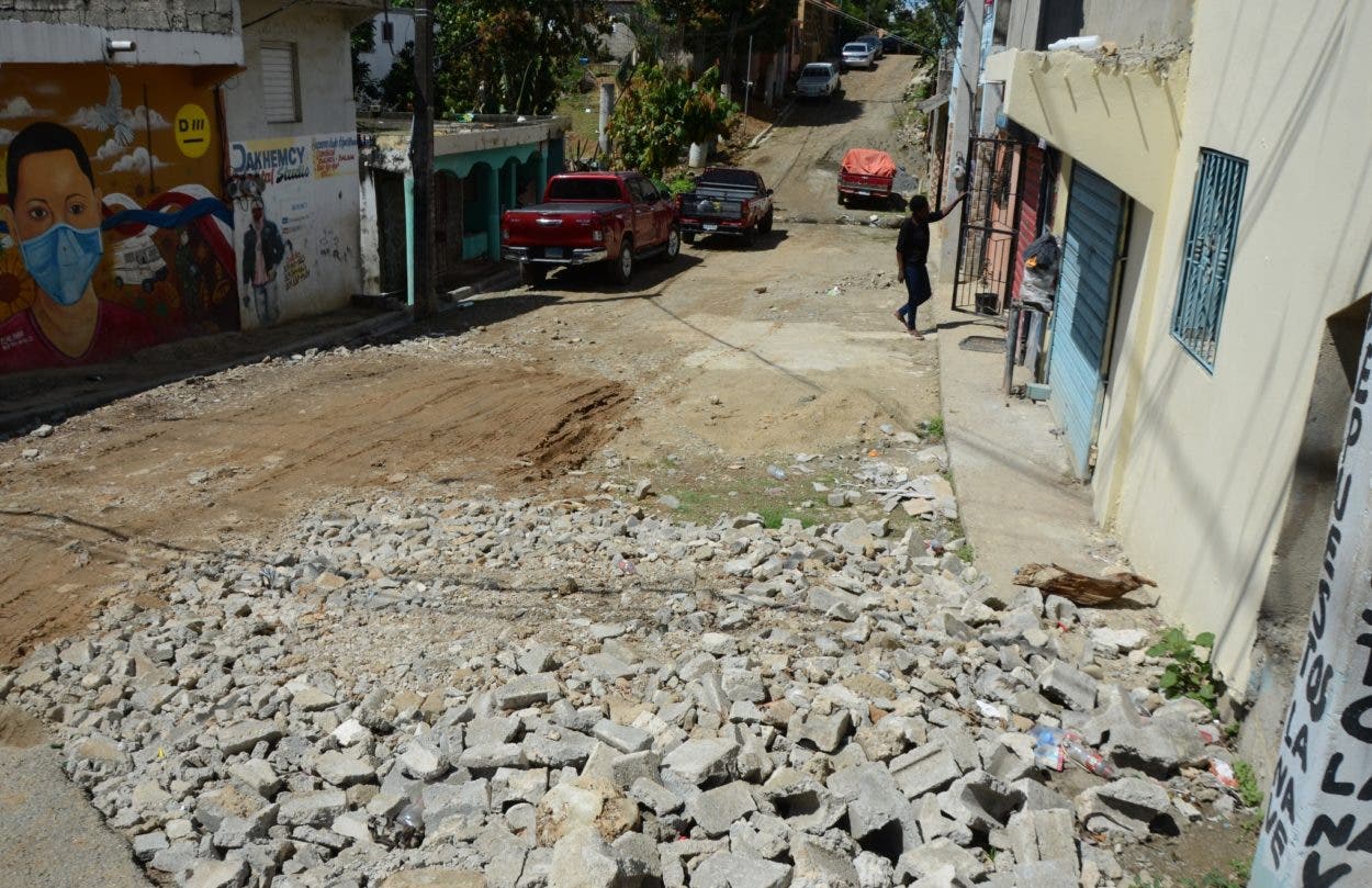 Pedro Brand Sumido en polvo, lodo e indiferencia