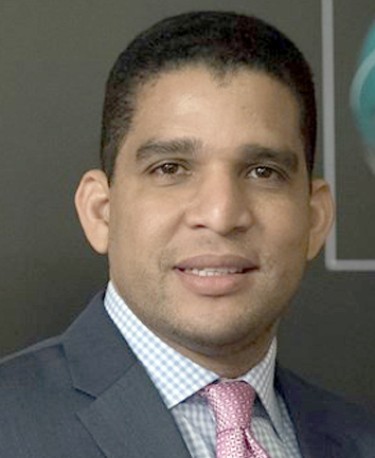 Fedombal saluda iniciativa Minerd de techar canchas