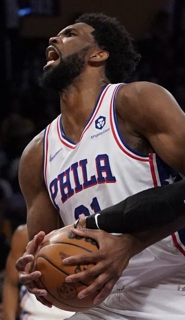 Los Sixers aprovechan la ausencia de LeBron