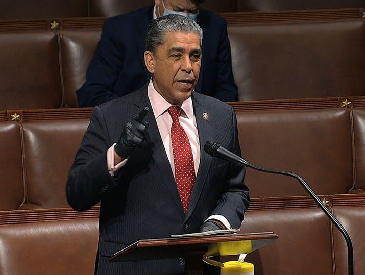 Espaillat busca Putin sea juzgado por crímenes de guerra
