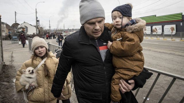 Ucrania acusa a Rusia de romper un acuerdo para evacuaciones este martes