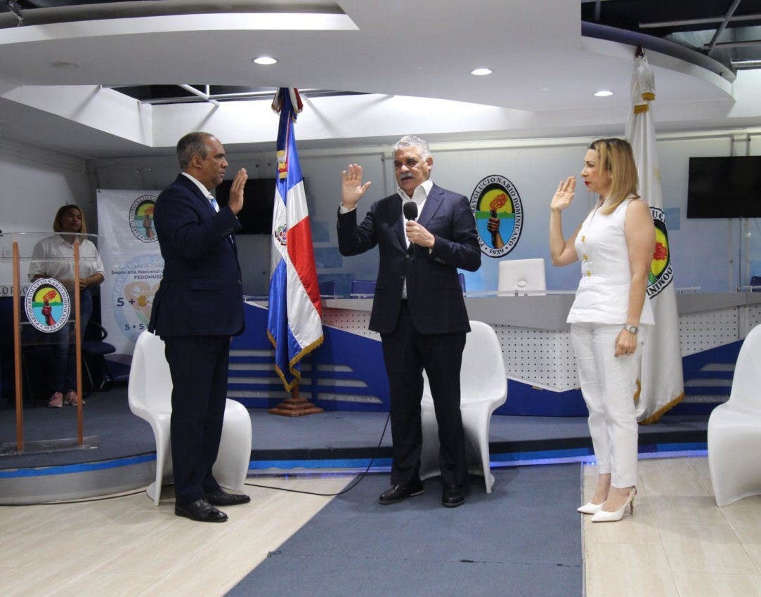 Vargas juramenta a exdirigente reformista Víctor Feliz