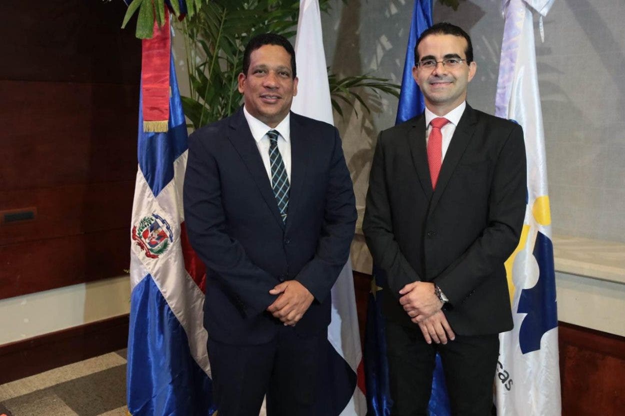Panamá y RD lanzan guía facilitará programa compra y contrataciones