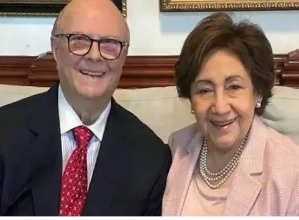 Hipólito agradece pesar por muerte doña Rosa