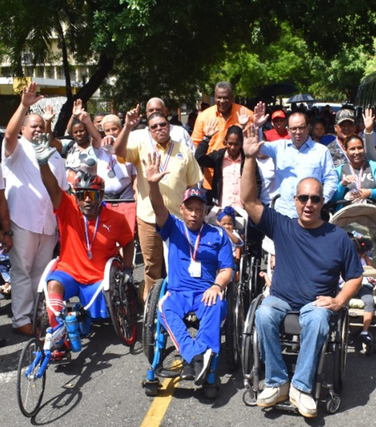 Camacho encabeza caminata