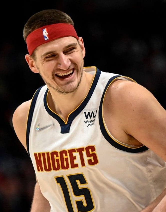 Jokic hace historia y Nuggets aseguran