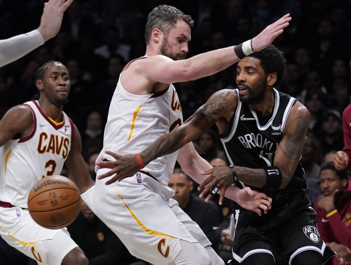 Irving y Durant impulsan Nets ante Cavaliers