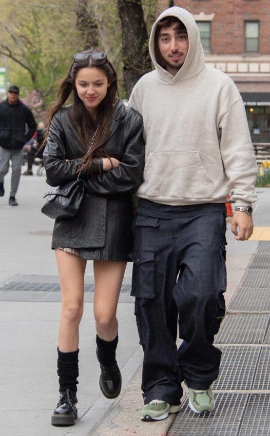 Olivia Rodrigo y DJ Zack Bia juntos en NY