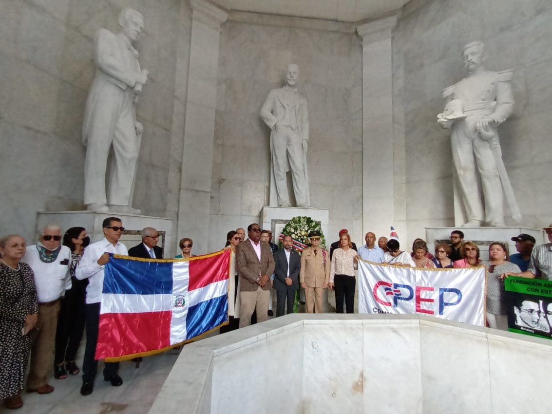 Efemérides Patrias conmemora 57 aniversario Revolución de Abril