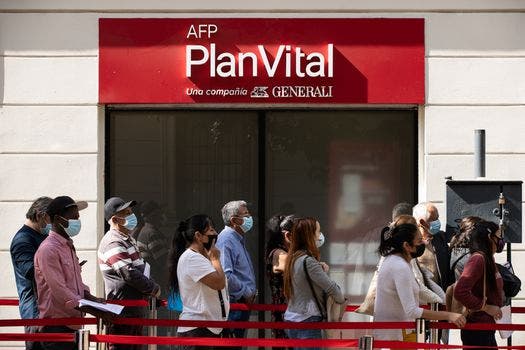 Gobierno de Chile presenta proyecto para evitar expropiación de pensiones
