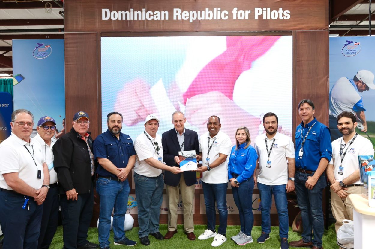Promociona Protocolo Aviación Privada RD en feria EEUU