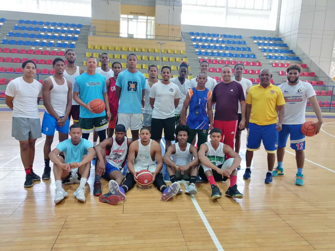 Los Plataneros de Barahona inician  entrenamientos