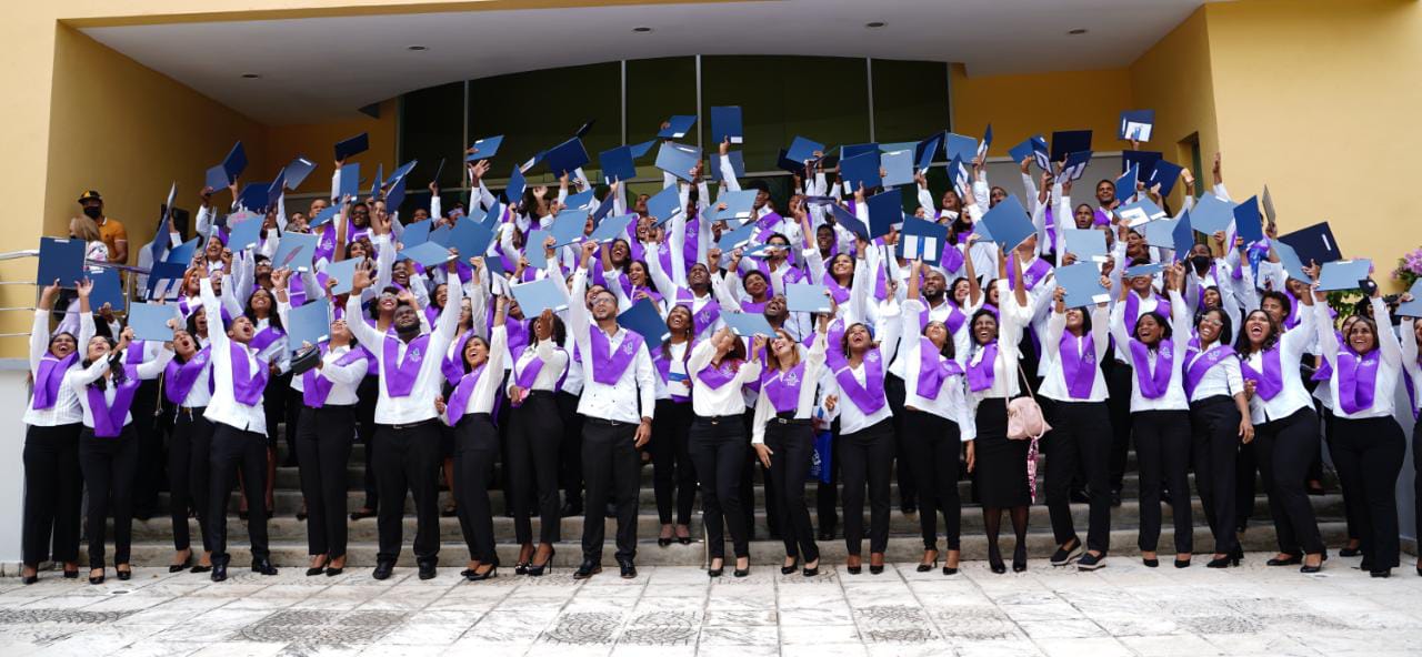 ISFODOSU gradúa a 236 nuevos maestros