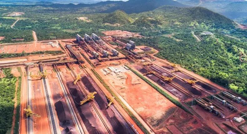 Mineras se repliegan en zonas de Brasil