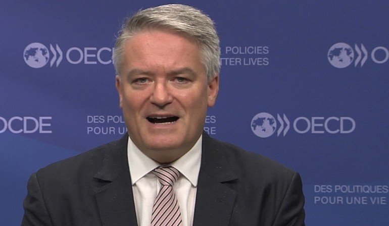 Se retrasa cobro impuesto 15 % a multinacionales