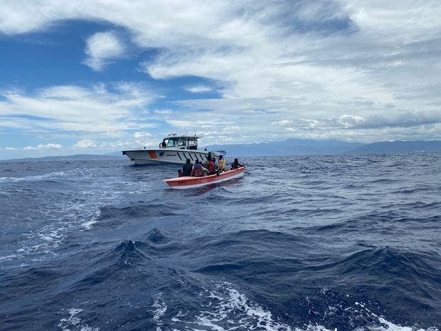 Capturan 54 indocumentados tratando de llegar ilegalmente a Puerto Rico
