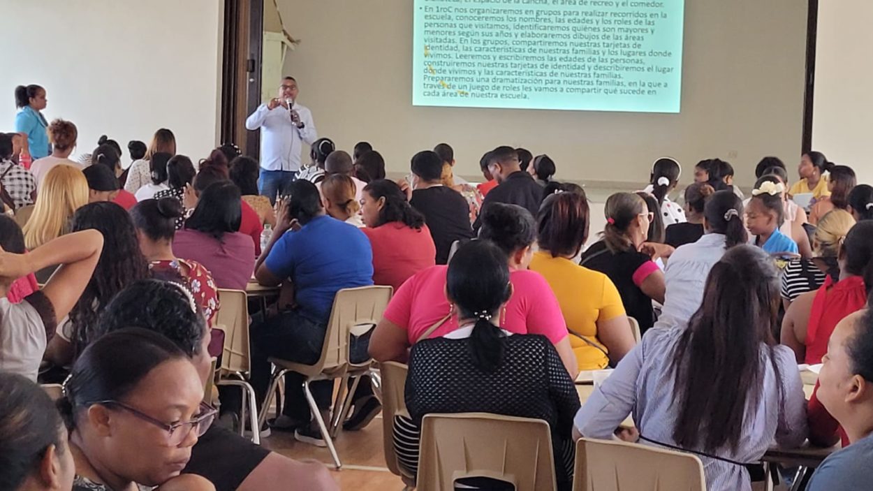 Imparten taller inducción a docentes de nuevo ingreso