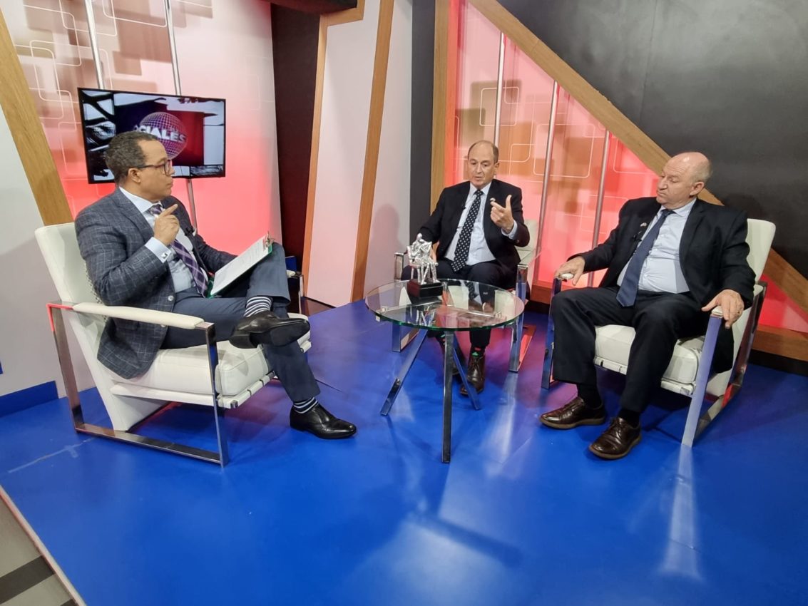 Embajador de Israel: No participamos en construcción muro