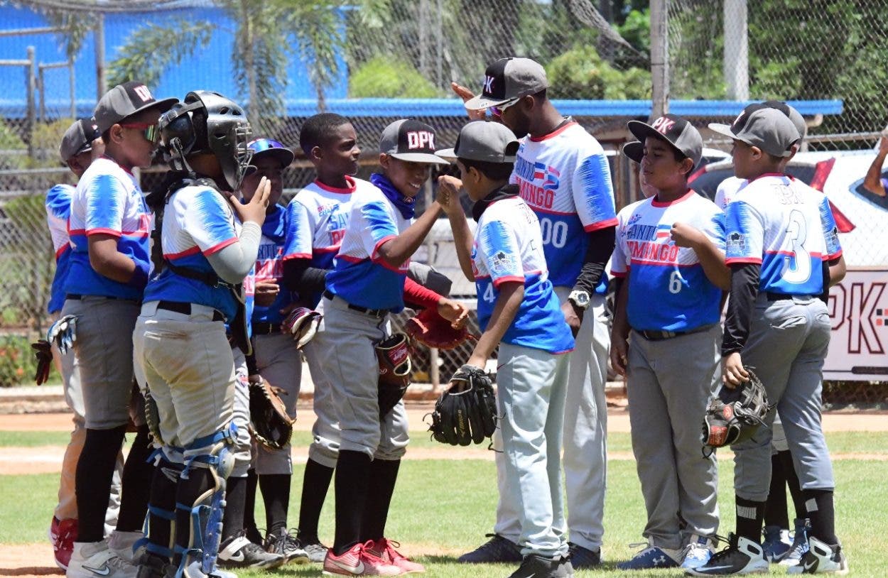 Santana comanda triunfo de Santo Domingo con triple y doble