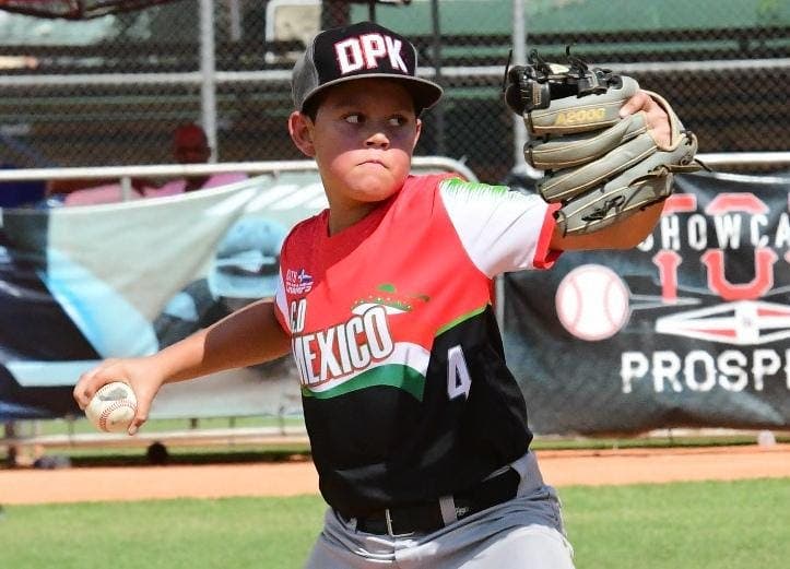Santiago Quiroz lanza un juego perfecto