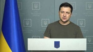 Zelenski acusa a Rusia de “Estado terrorista” tras 94 días de invasión