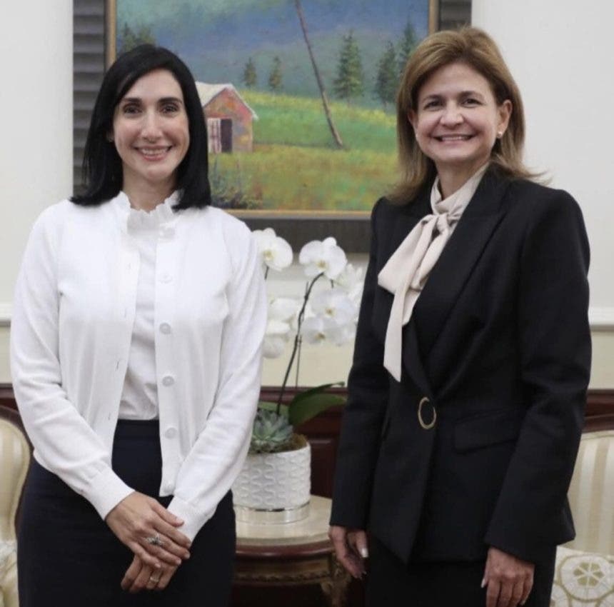 Vicepresidenta y primera dama felicitan a las madres dominicanas