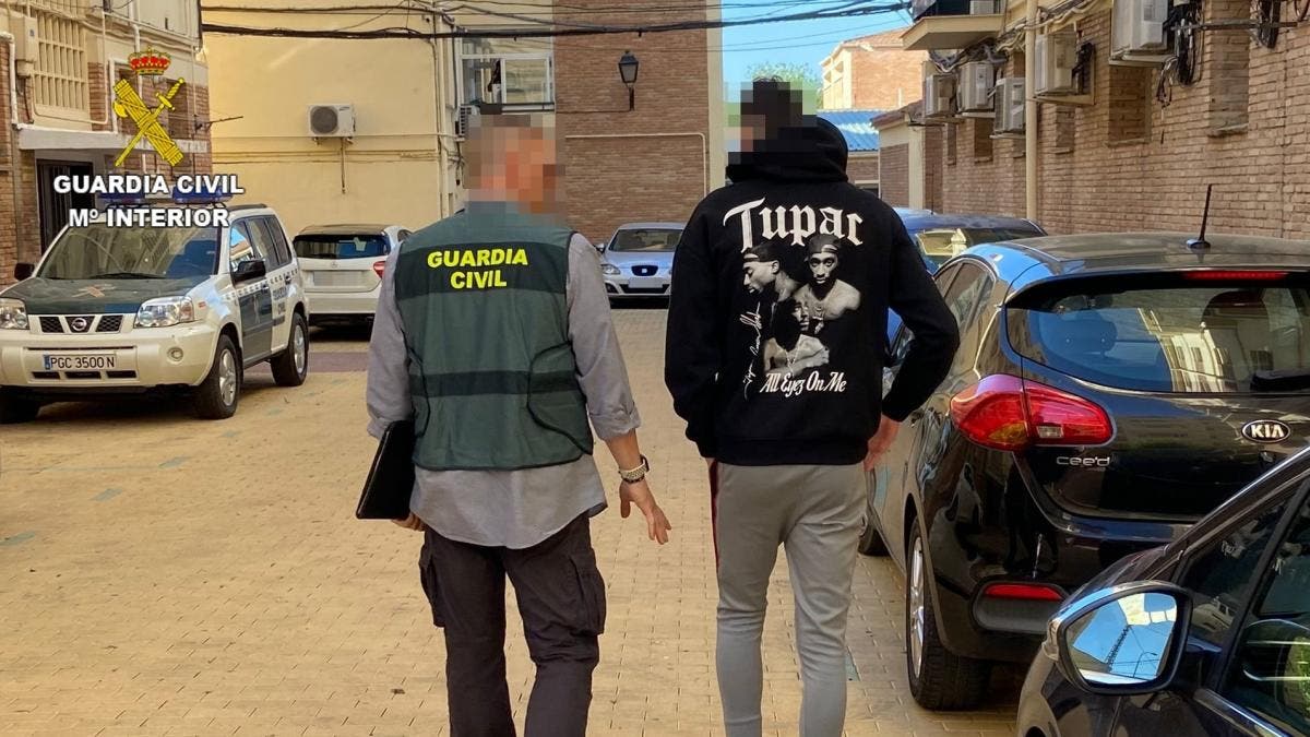 Detenidos siete menores de la banda juvenil violenta ‘Blood’ en España