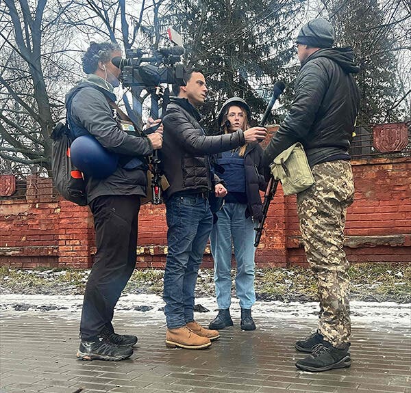 Distinguen periodistas ucranianos con Pulitzer especial