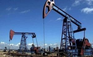 Petróleo de Texas baja 3,5 % y cierra en 96,35 dólares el barril