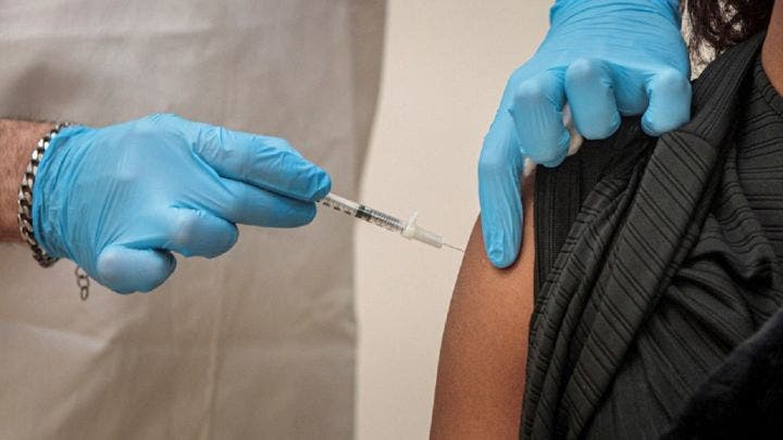 Estudio: Vacunas contra COVID salvaron 20 millones de vidas