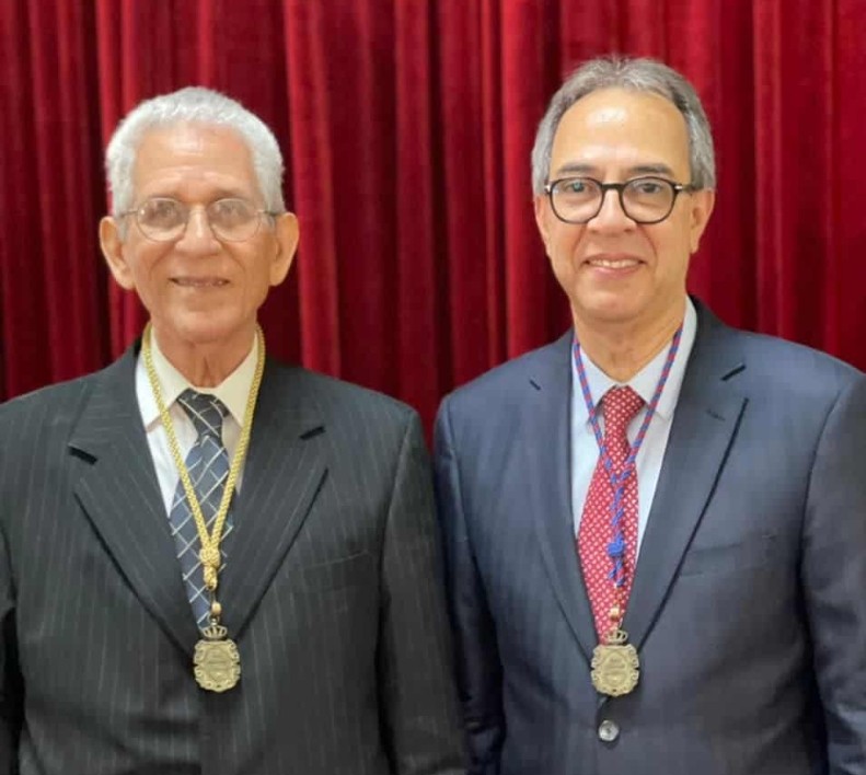 José Mármol ingresa a Academia de la Lengua