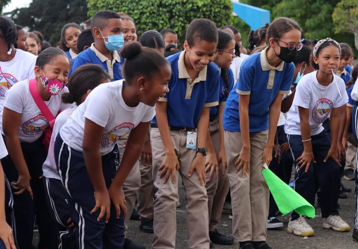 Ministerio Deportes organiza en colegio “Recreo Divertido”