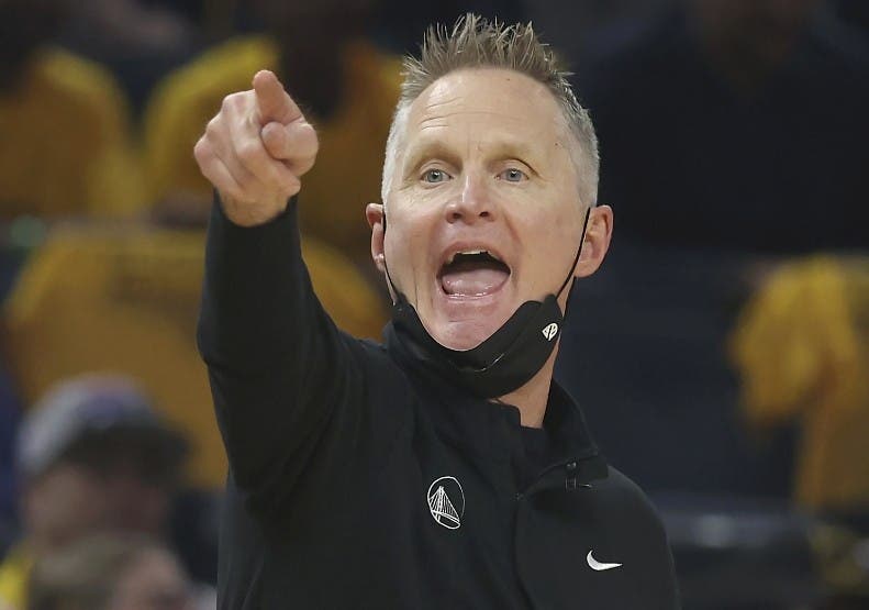 Steve Kerr elogia el juego físico de Green