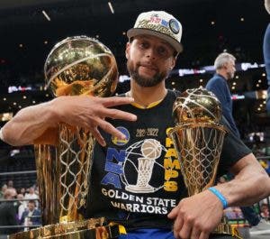 Curry: “Este título es distinto por todo lo que pasamos”