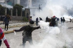 Presidente Ecuador: Esquiva golpe