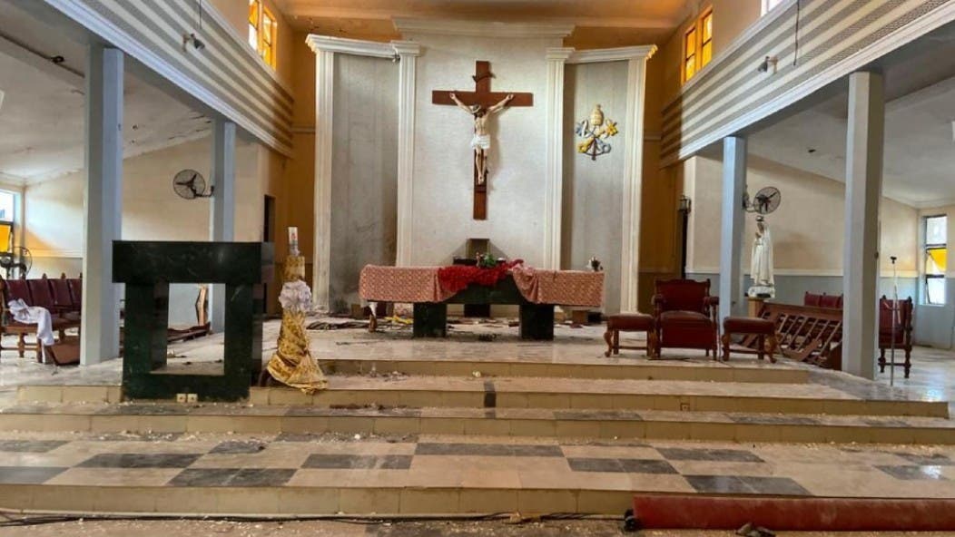 Elevan a 40 los muertos en el ataque contra una iglesia católica en Nigeria