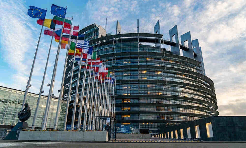 Parlamento Europeo pide salvaguardar derecho aborto en EEUU