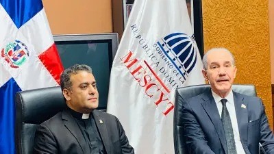 Mescyt y UCNE firman acuerdo; formaran investigadores